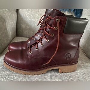 Timberland women’s boots size 10